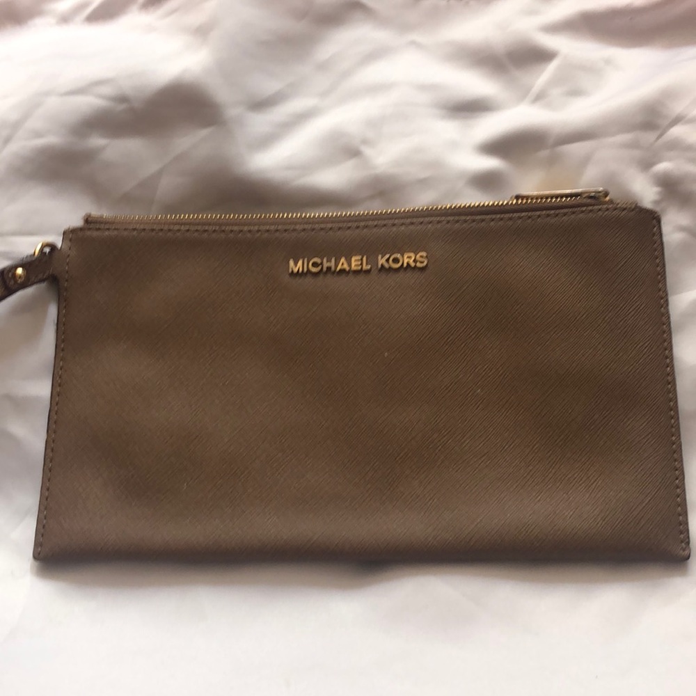 Michael kors wristlet slim wallet